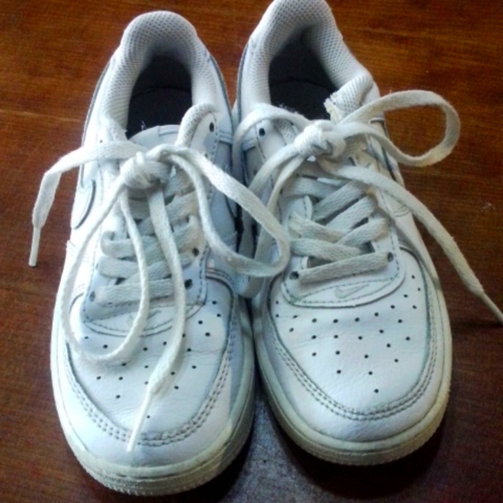 Nike white sneakers shoes boy girls size 11C